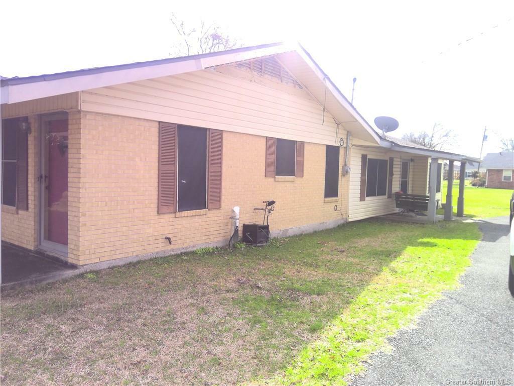 Property Photo:  2601 Lorraine Lane  LA 70605 