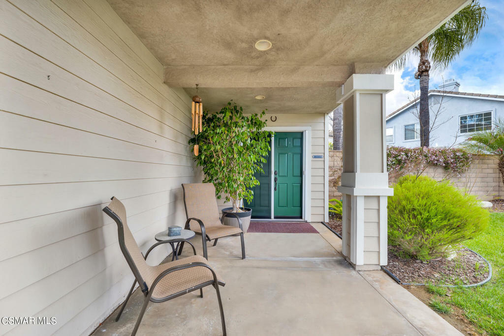 Property Photo:  1177 Knottingham Street  CA 93065 