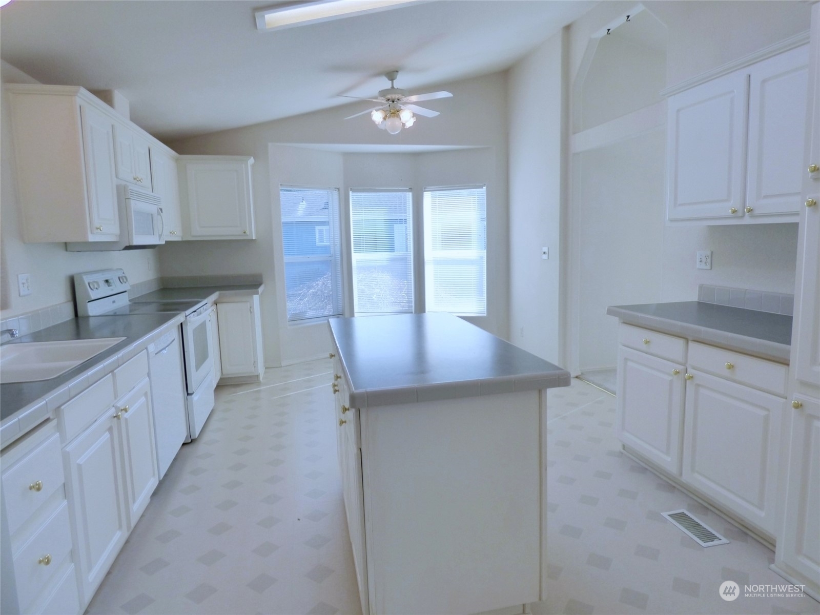 Property Photo: 708 NE Libra Lane WA 98311