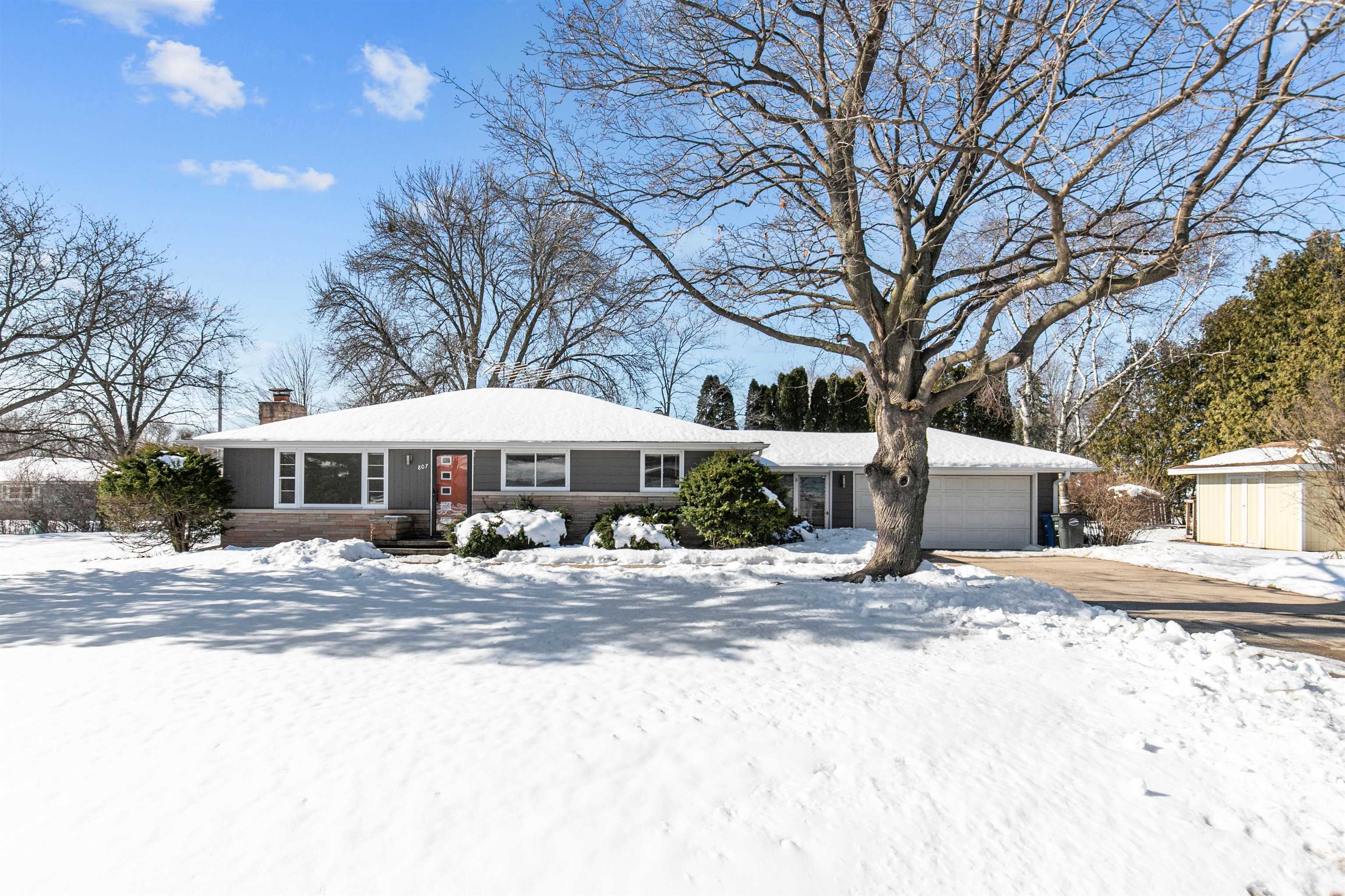 Property Photo:  807 Haase Street  WI 54956-2013 