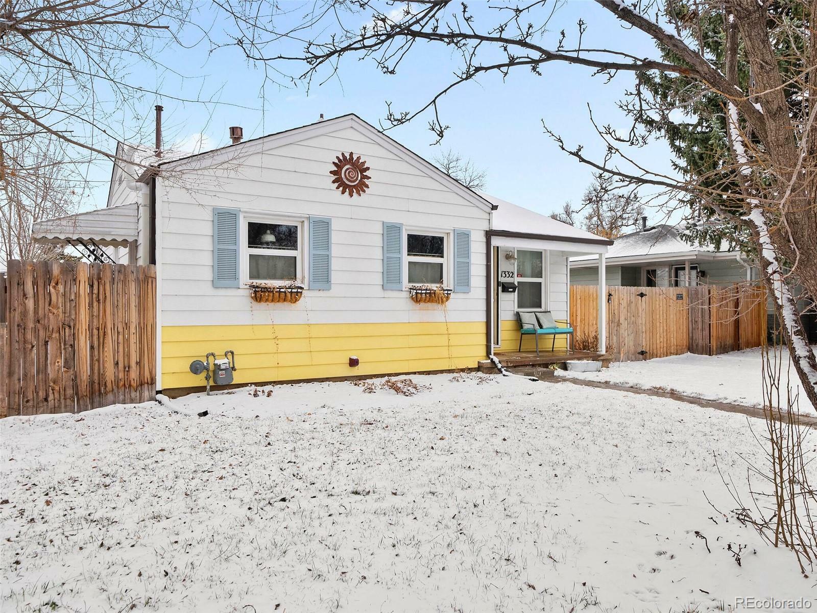 Property Photo:  1332 Valentia Street  CO 80220 