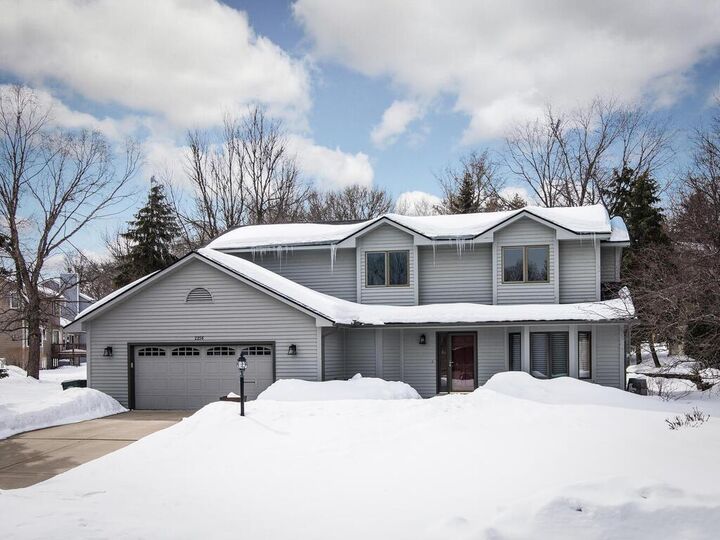 2256 Mahogany Way  Eagan MN 55122 photo