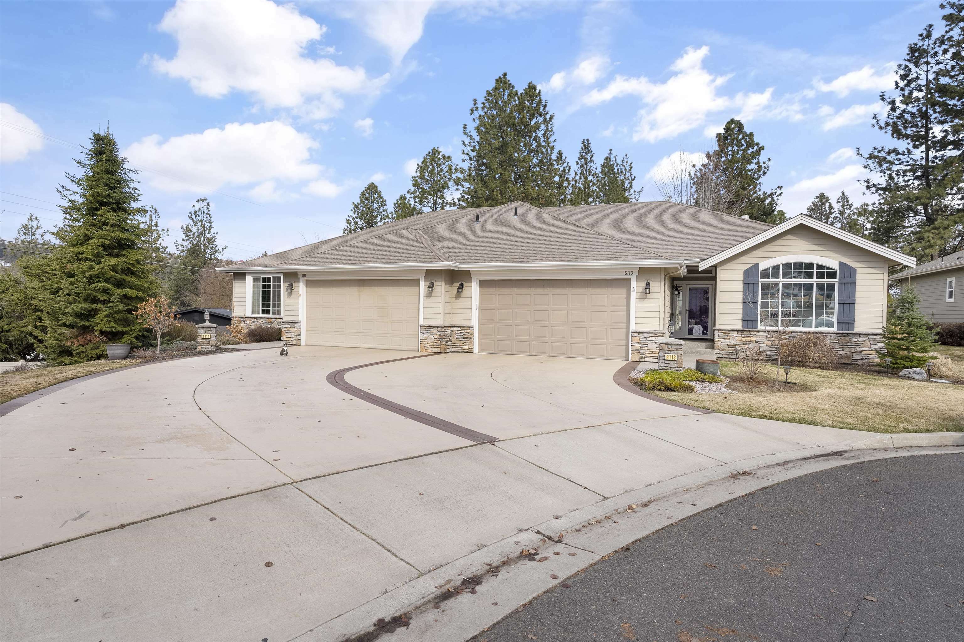 Property Photo: 8111 N Calispel Ct WA 99208