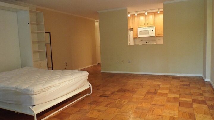 Property Photo: 9 Hawthorne Place 2G MA 02114