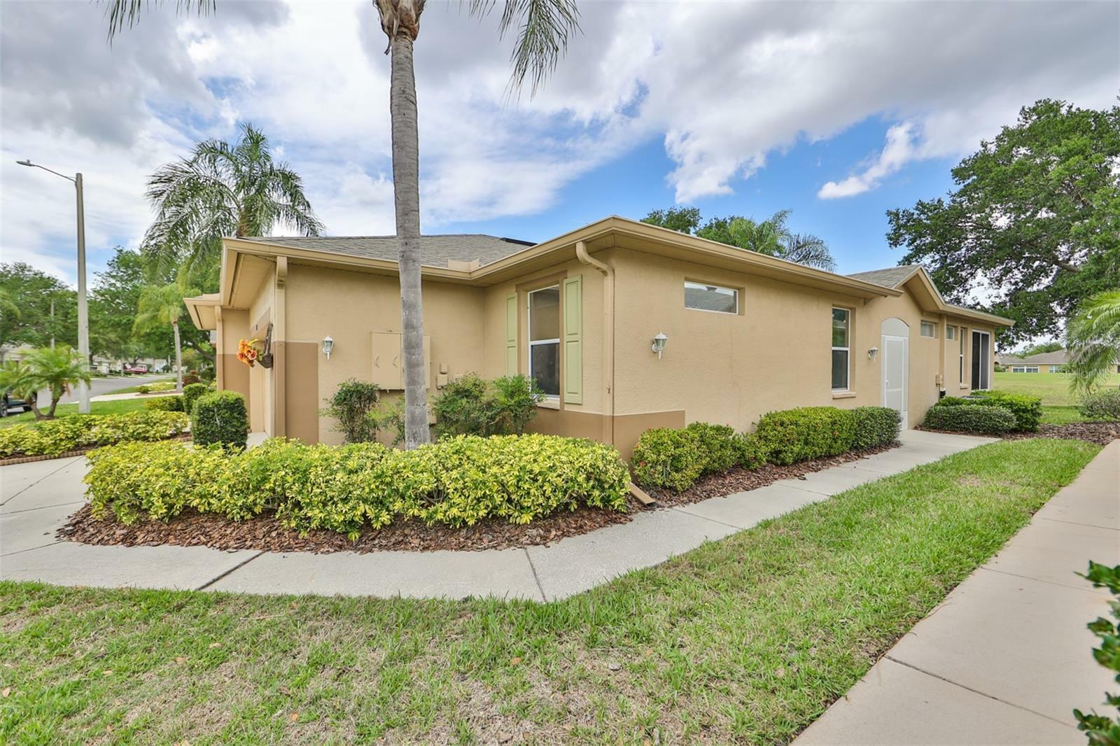 Property Photo:  2113 Acadia Greens Drive  FL 33573 