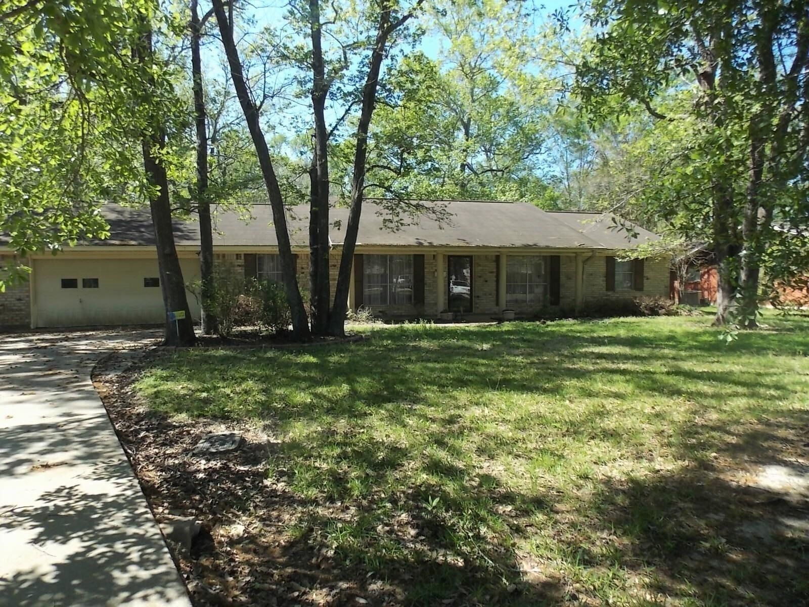 Property Photo: 570 Munsterman Place TX 77707