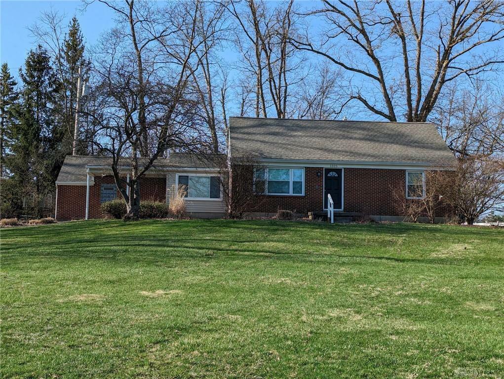 1325 Red Oaks Circle  Springfield OH 45506 photo