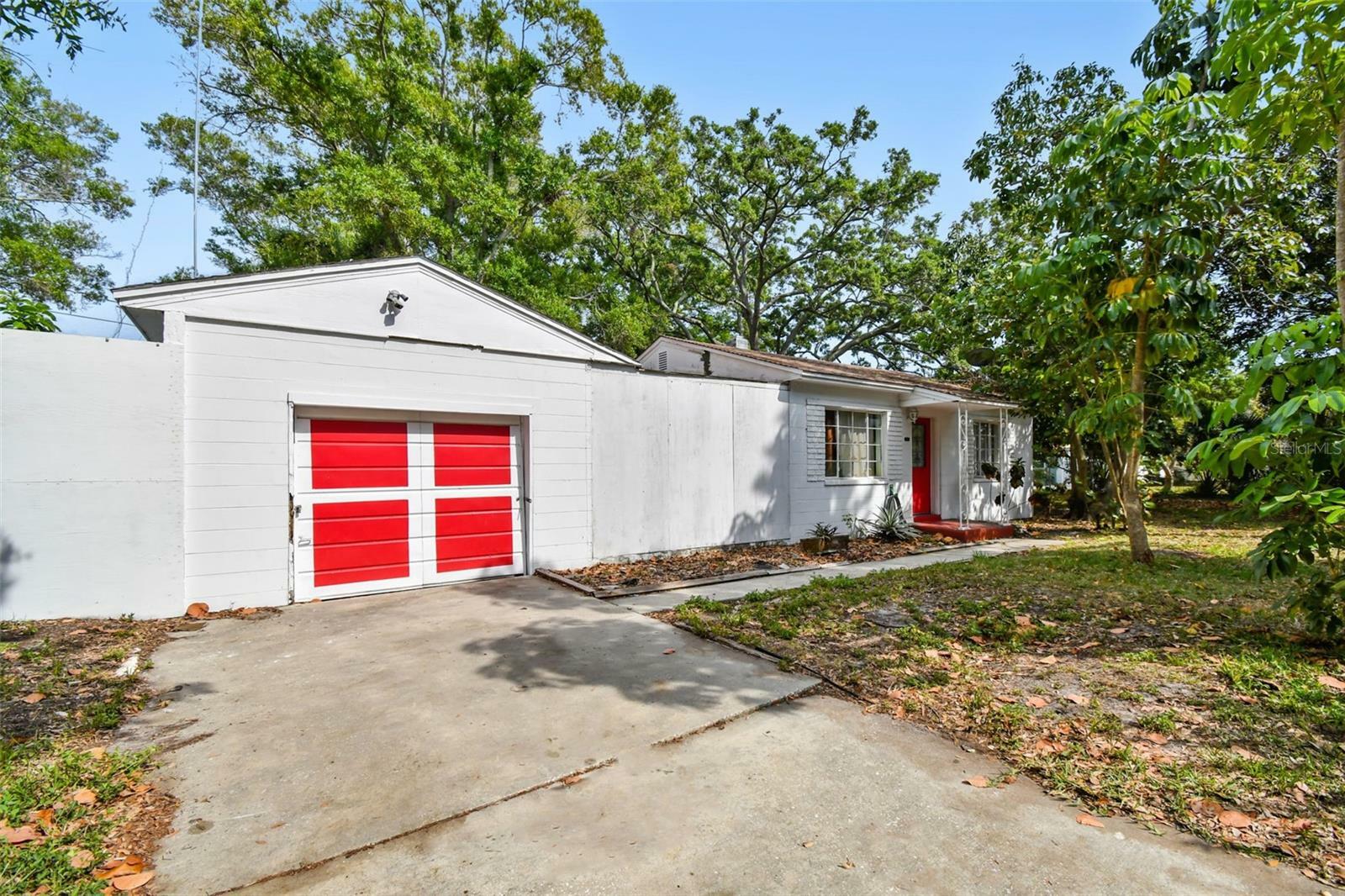 Property Photo: 1518 57th Street S FL 33707