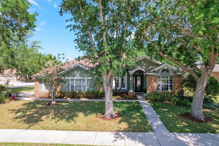 Property Photo: 1149 English Garden Ln FL 34787