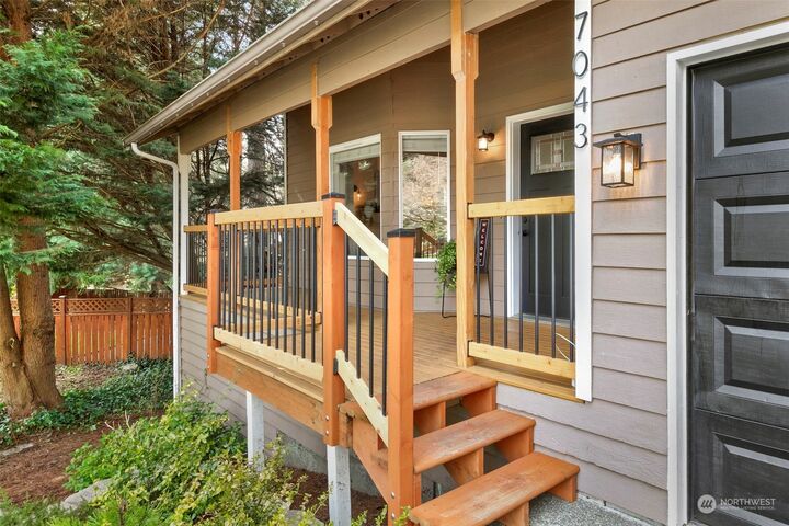 Home for sale in Kingston 7043 NE Hannah Court, Kingston, WA 98346