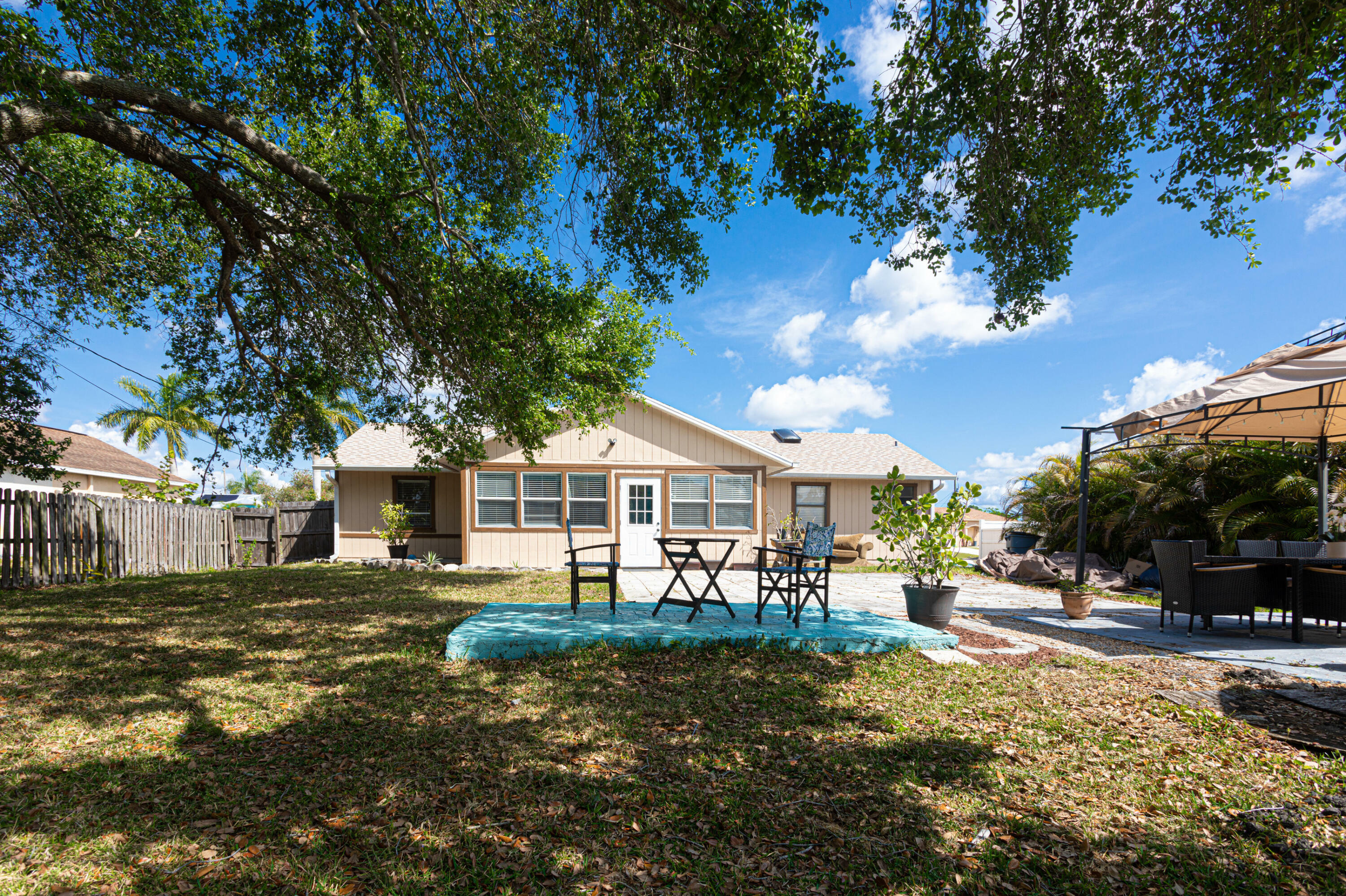 Property Photo: 1245 SW Fox Court FL 34953