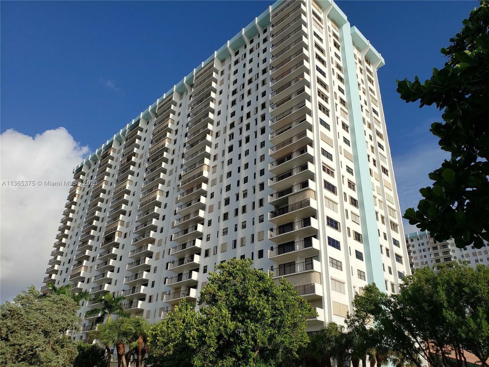 Property Photo: 1201 S Ocean Dr 319S FL 33019
