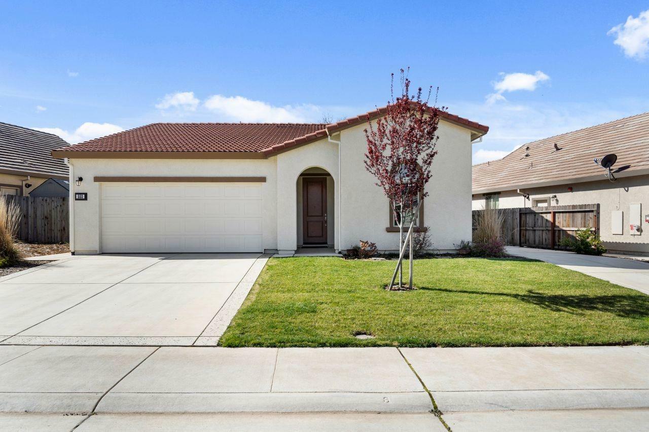 Property Photo: 553 Honeysuckle Drive CA 95640