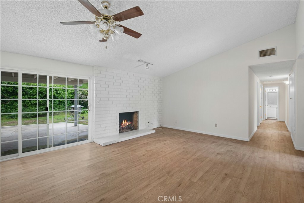 Property Photo:  20714 Clarendon Street  CA 91367 