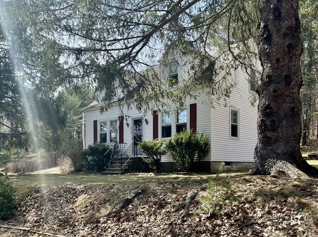 Property Photo:  260 S Barre Rd  MA 01005 