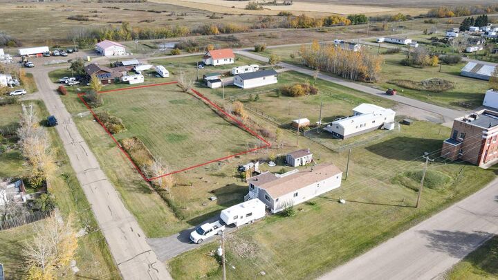 Property Photo: 204 2nd Street AB T0C 1K0