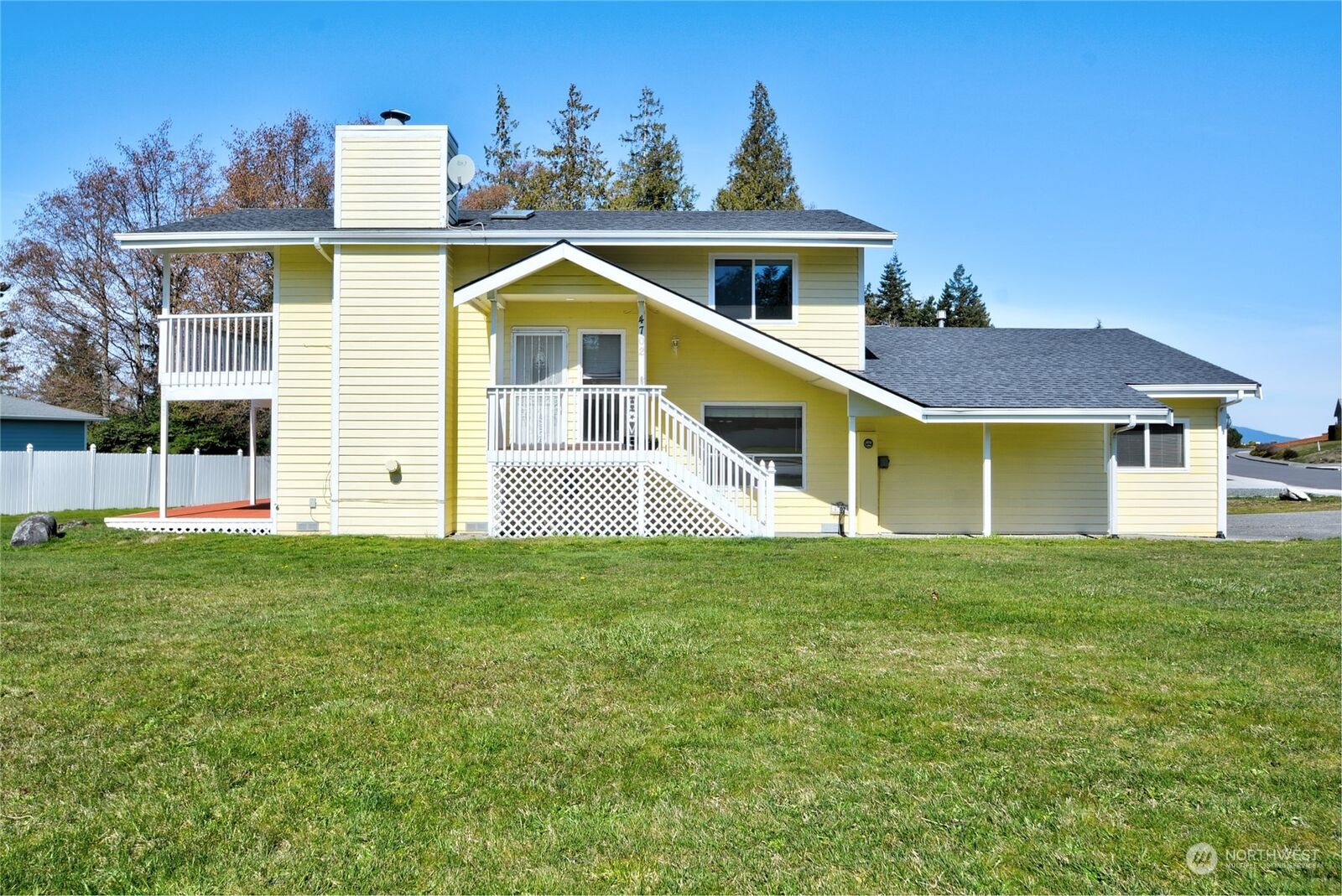 Property Photo: 4702 Glasgow Way WA 98221