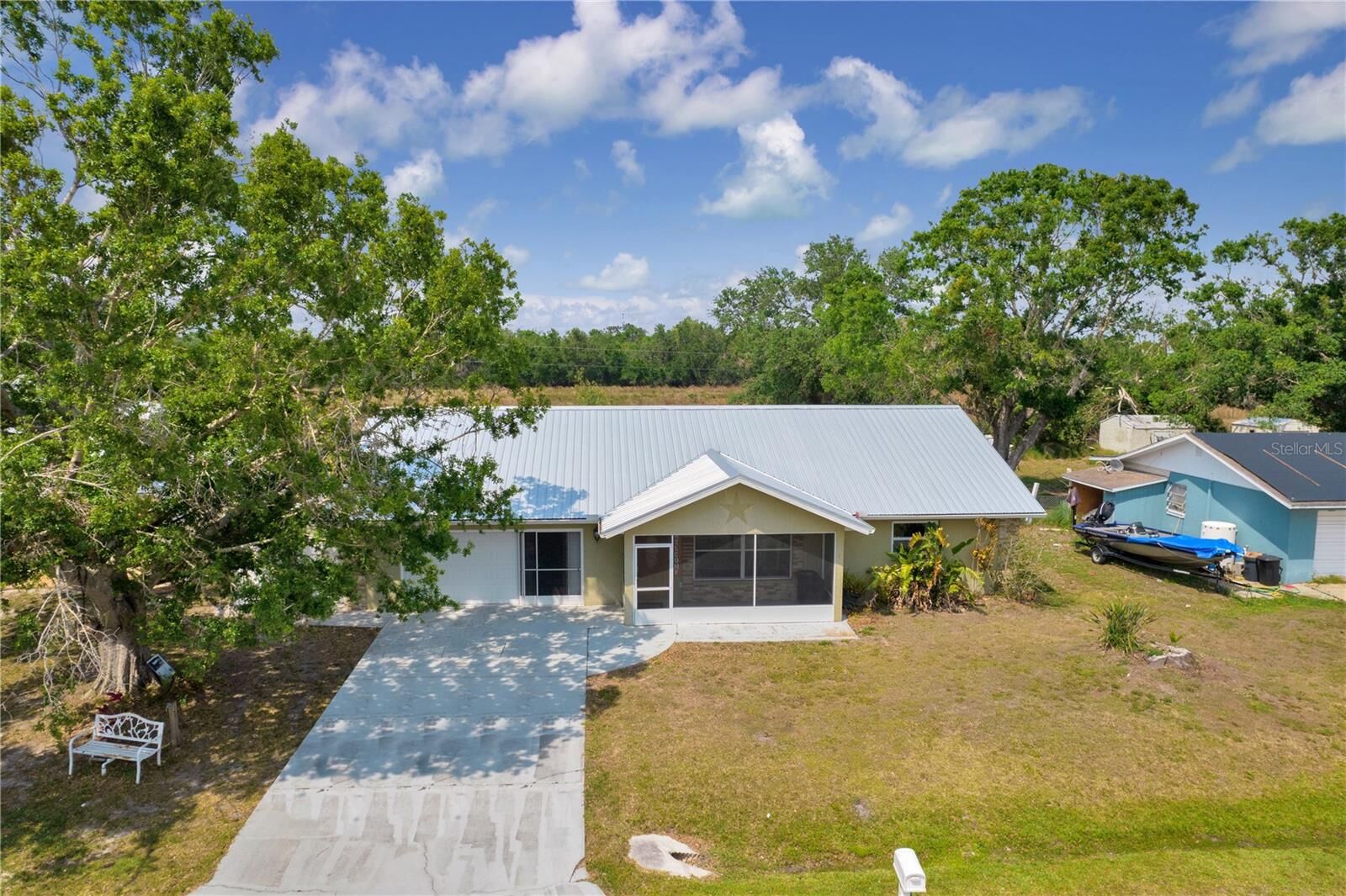 Property Photo:  7184 Lark Drive  FL 34269