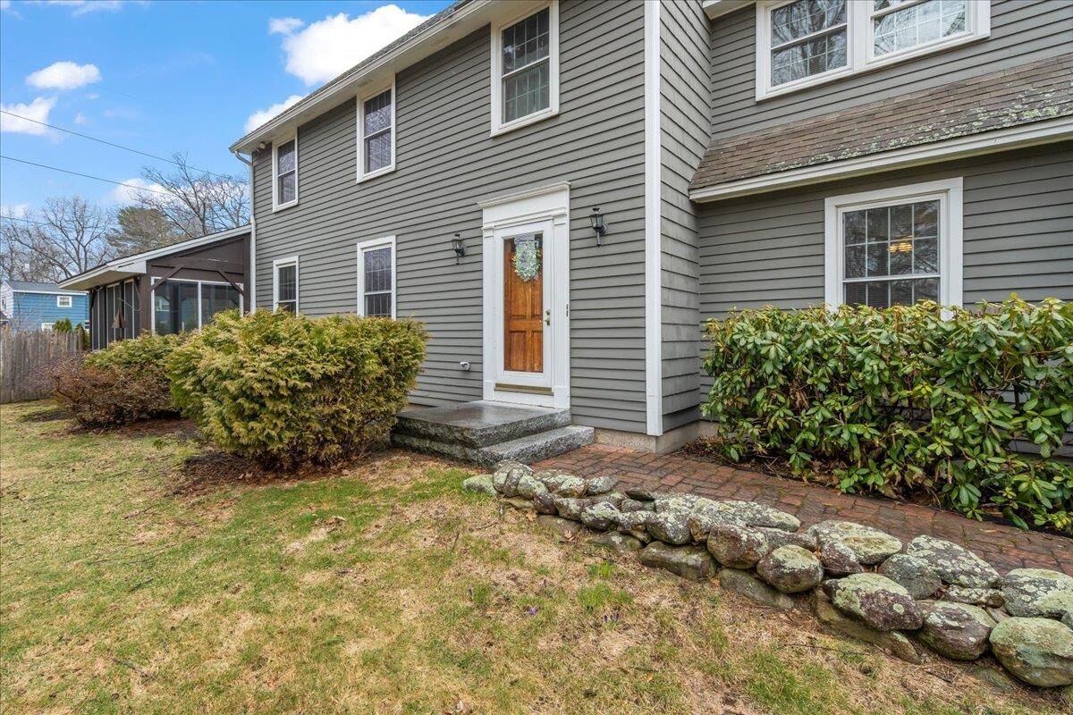 Property Photo: 8 Fairhaven Road NH 03060