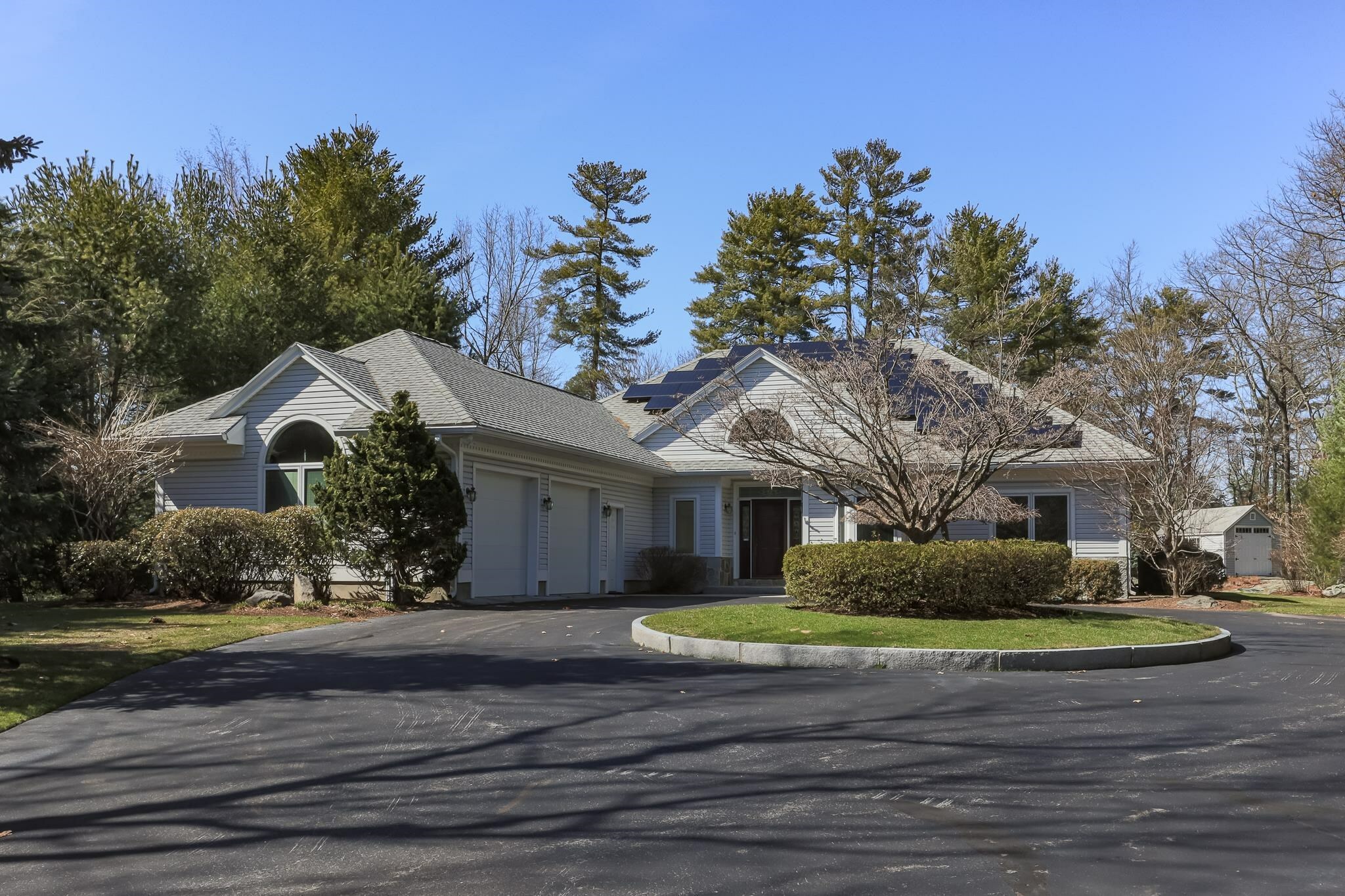 Property Photo:  33 Tanglewood Drive  NH 03062 