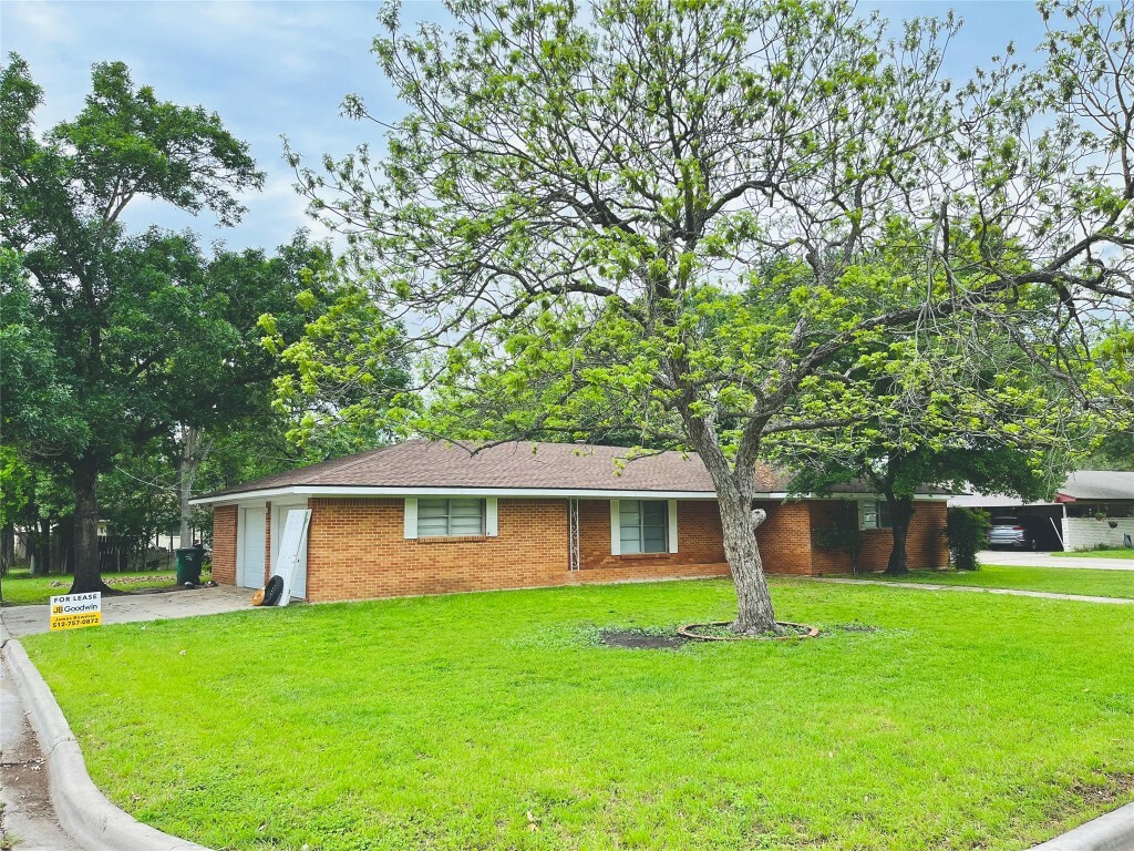 Property Photo:  811 Vogel Drive  TX 78644 