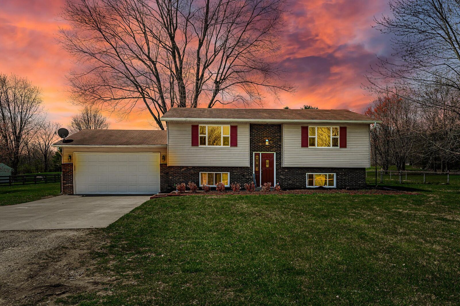 Property Photo:  194 Chateaugay SW Drive  OH 43062 