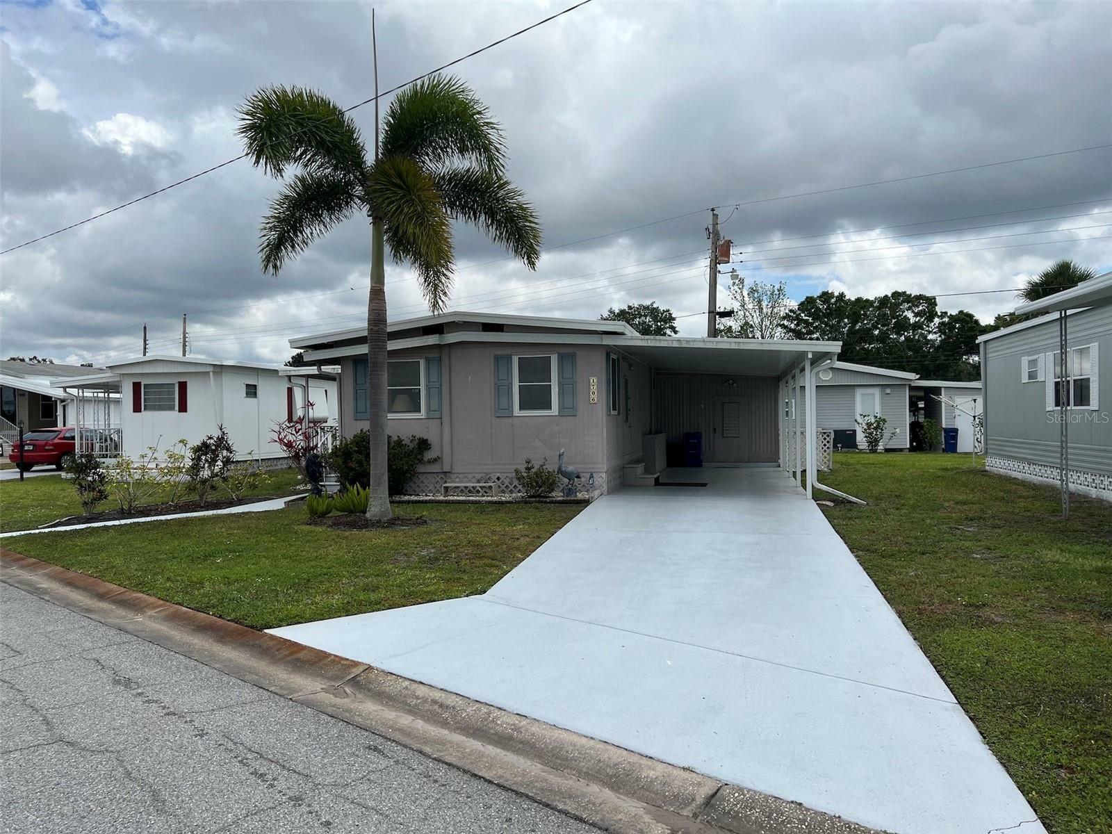 Property Photo:  1706 Old Elm Street  FL 34234 