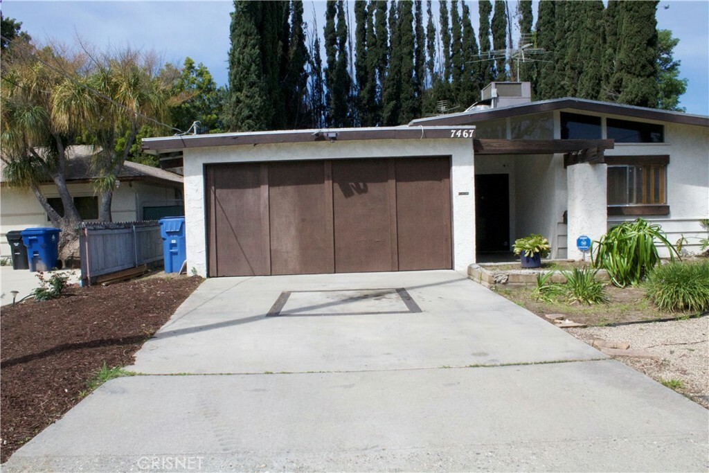 Property Photo:  7467 Zelzah Avenue  CA 91335 