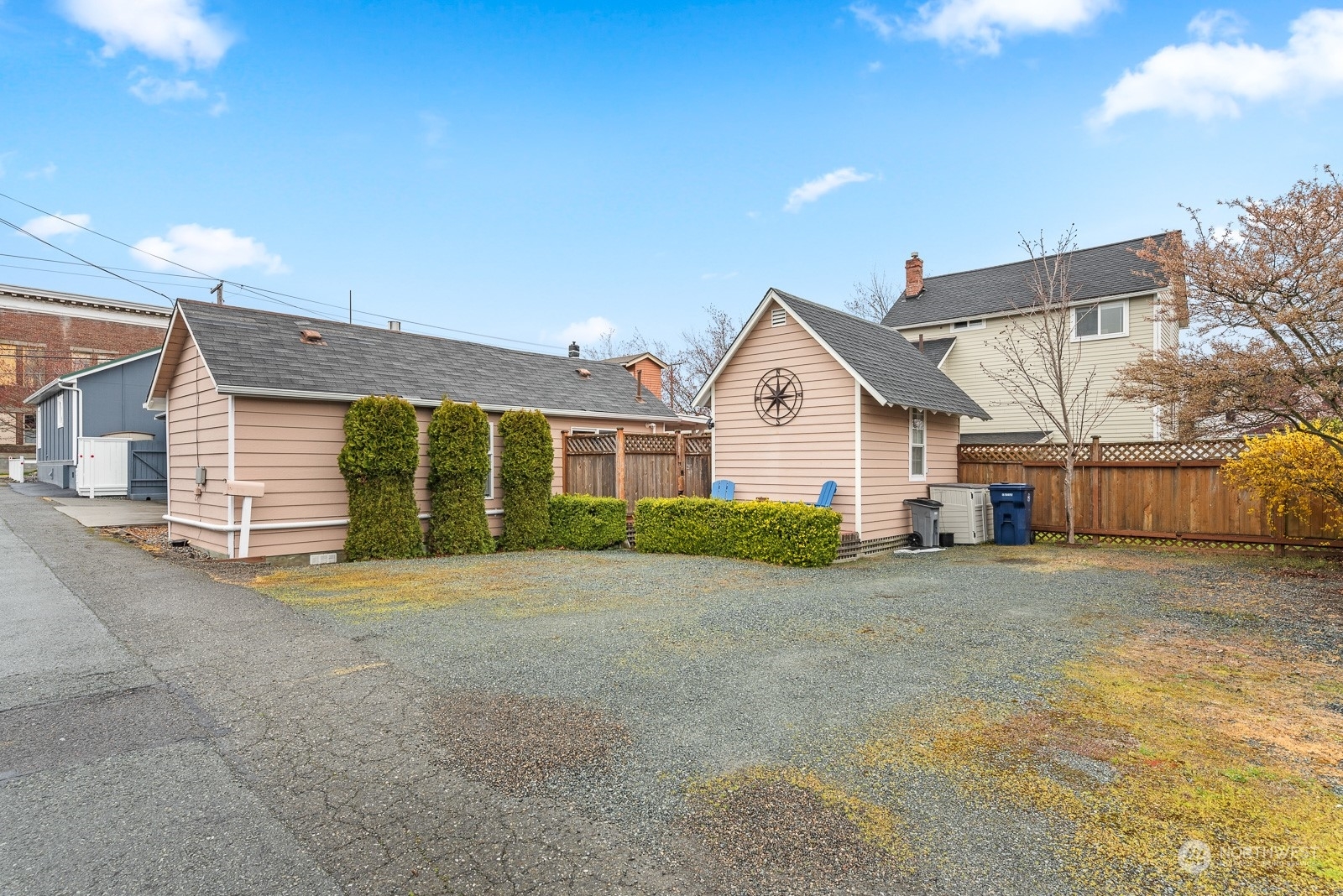 Property Photo:  711 Q Avenue  WA 98221 