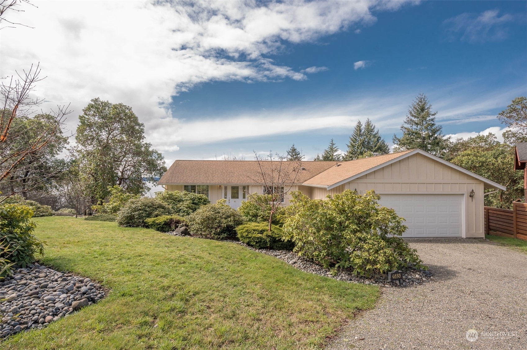 Property Photo:  25650 75 Avenue SW  WA 98070 