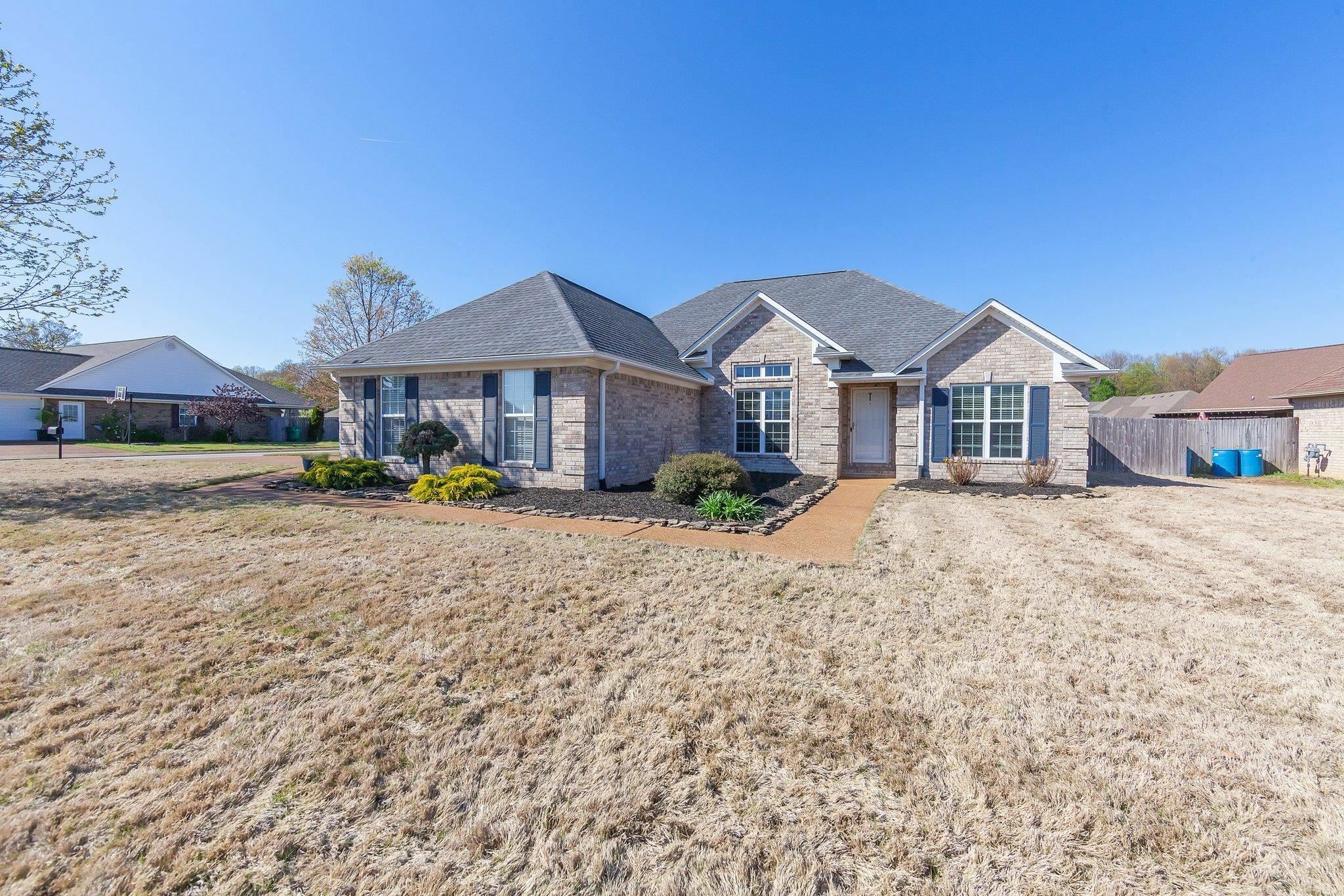 Property Photo:  201 Meadowlark Cove  TN 38355 