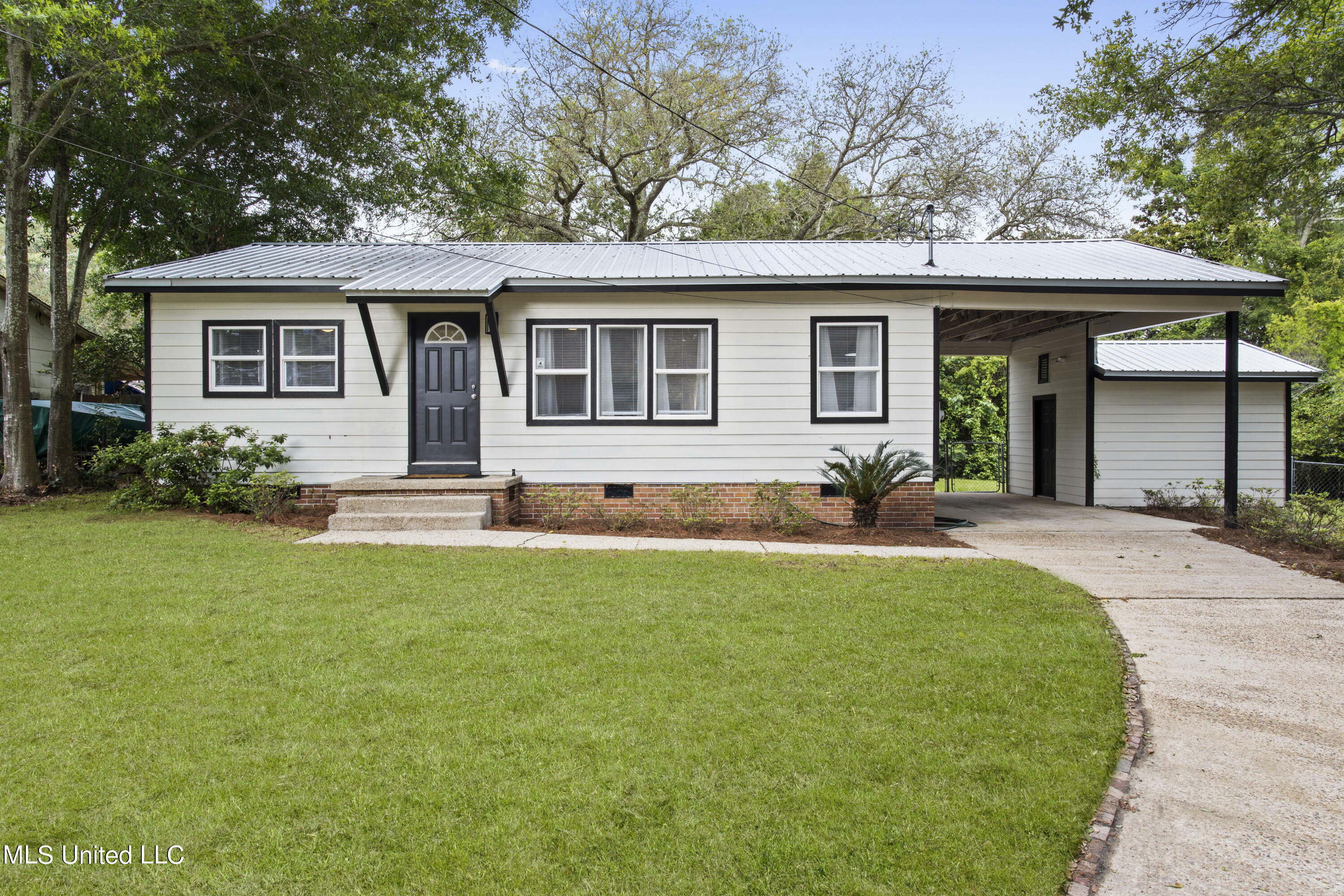 Property Photo:  337 Belvedere Drive  MS 39531 