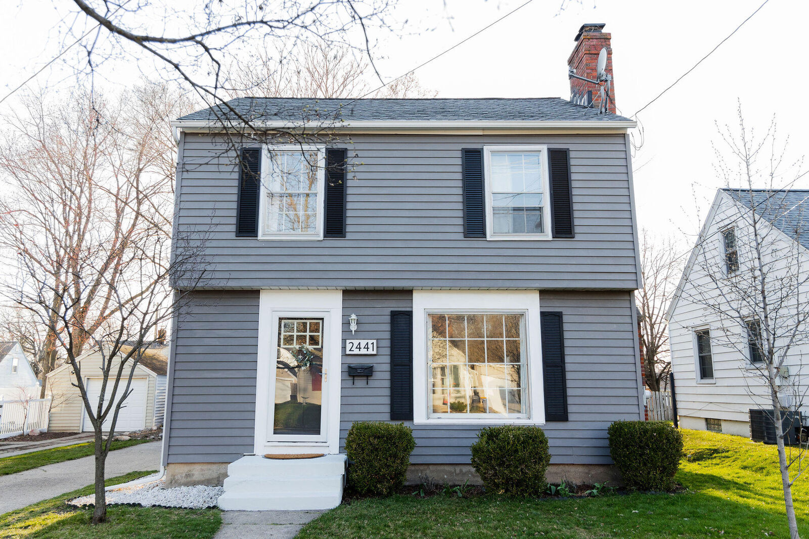 Property Photo: 2441 Mildred Avenue SE MI 49507