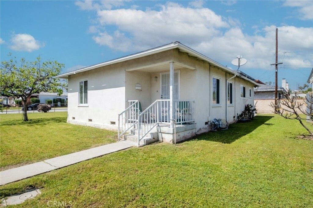 Property Photo: 104 E Victoria Avenue CA 90640
