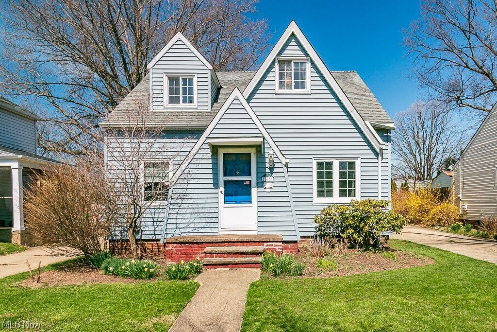Property Photo:  18951 Meredith Avenue  OH 44119 