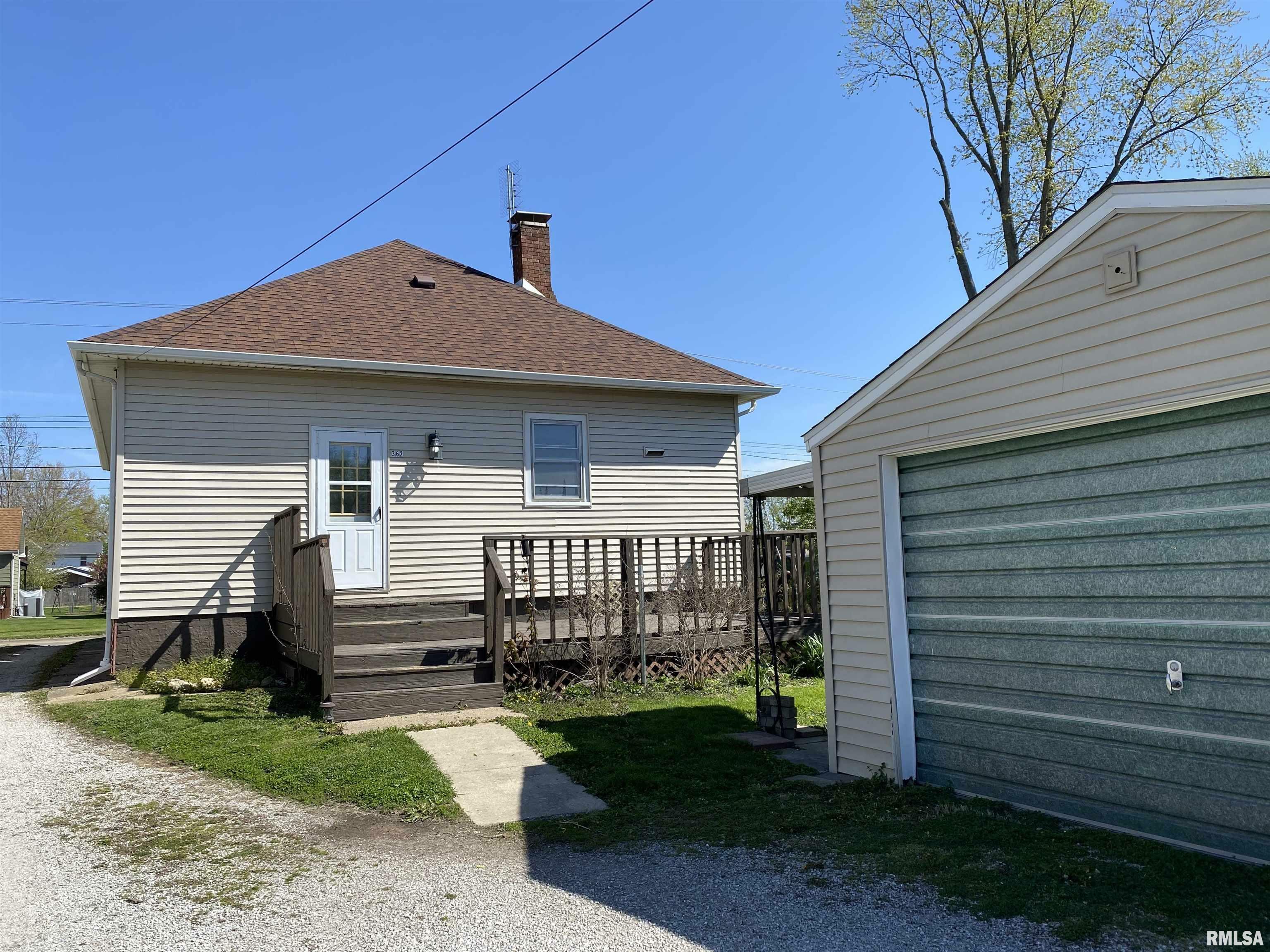 362 W Locust Street  Canton IL 61520 photo