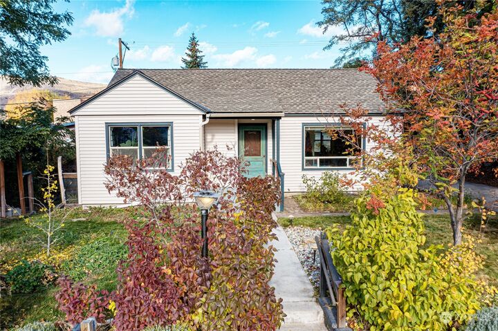 417 E Wapato Street  Chelan WA 98816 photo