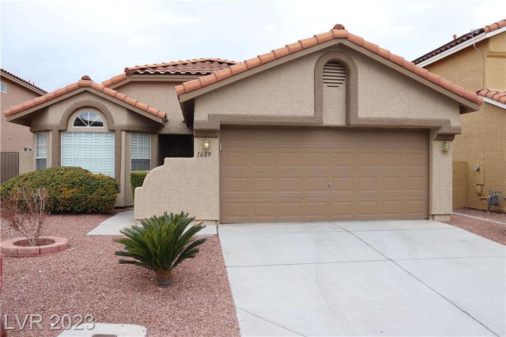 Property Photo: 1609 Ghost Flower Court NV 89128
