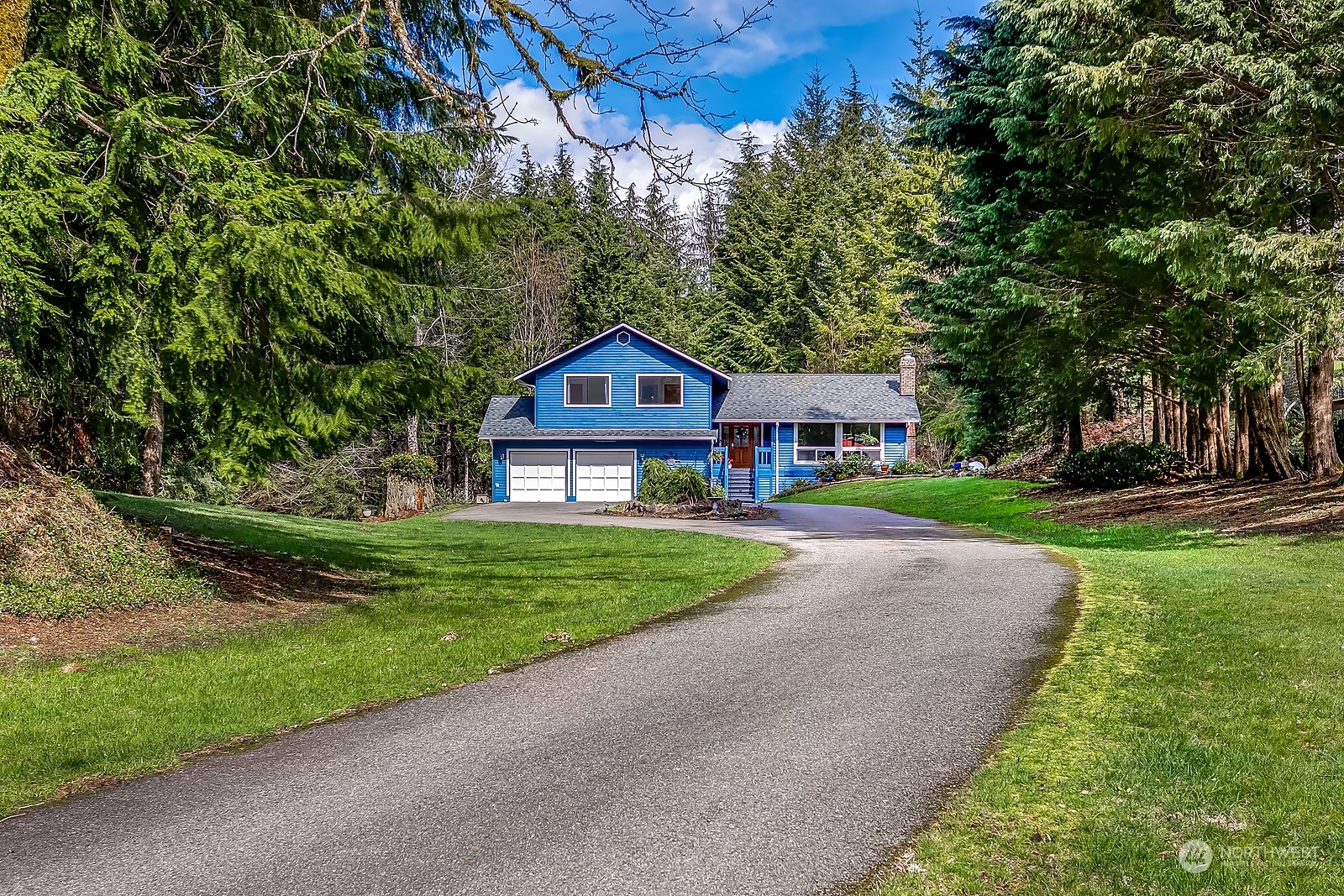 Property Photo:  44218 SE 161st Place  WA 98045 