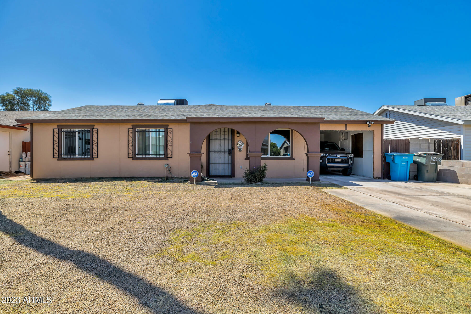 Property Photo:  1608 N 73rd Avenue  AZ 85035 