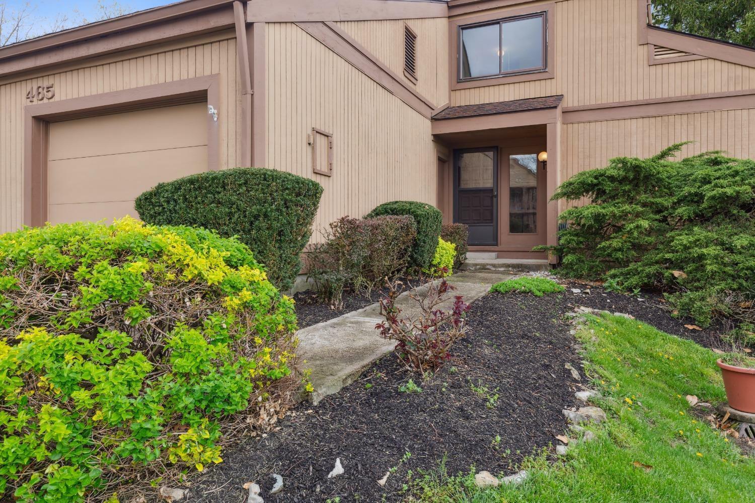 Property Photo: 465 Clubhouse Dr OH 45040