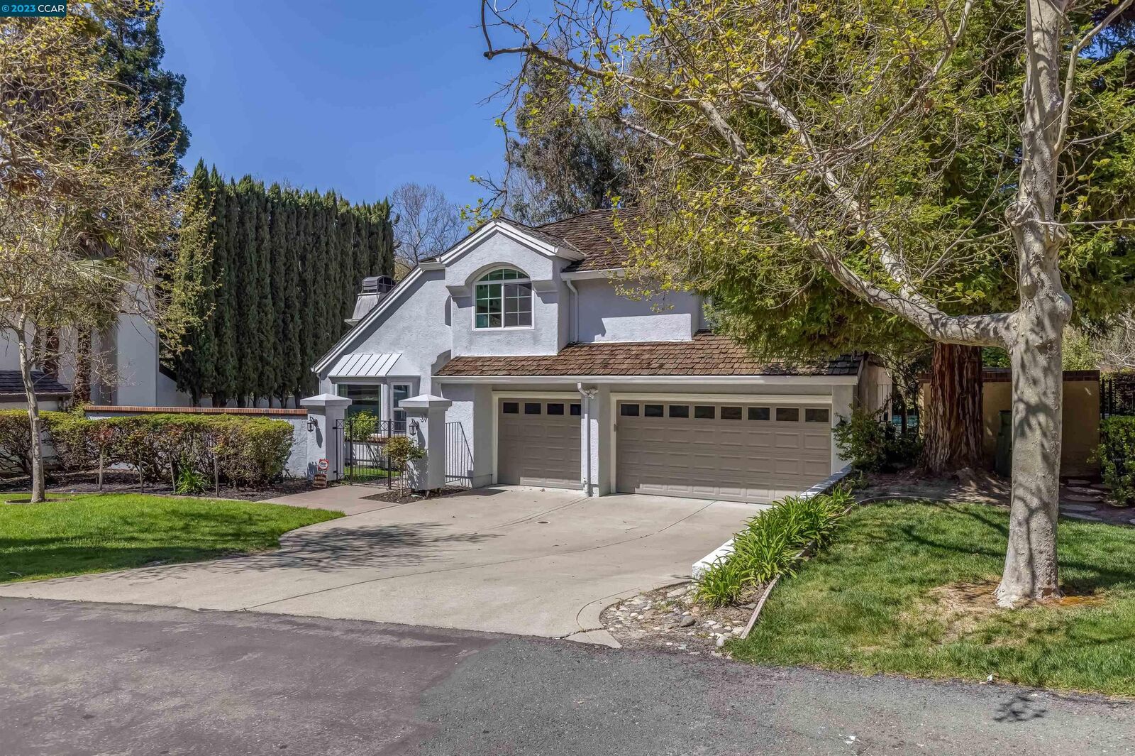 Property Photo: 37 Deer Meadow Pl CA 94506