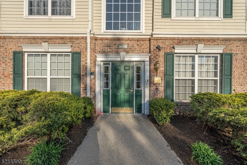 101 Limerick Ln  Lopatcong Twp. NJ 08865 photo