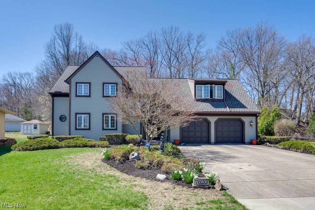 Property Photo:  7620 Hidden Valley Circle  OH 44129 