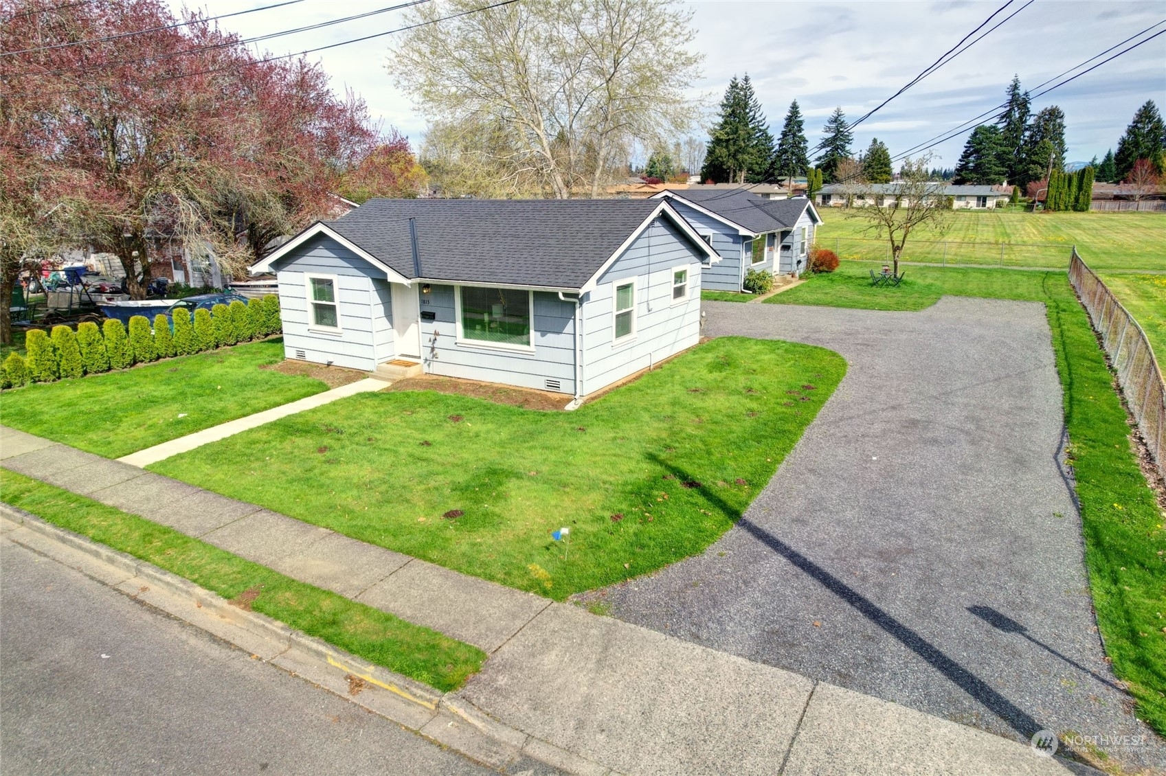 Property Photo:  1813 10th Street A / B  WA 98270 