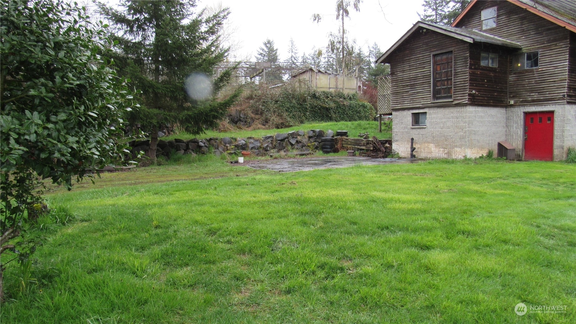 Property Photo:  1909 Cloverdale Road  WA 98625 