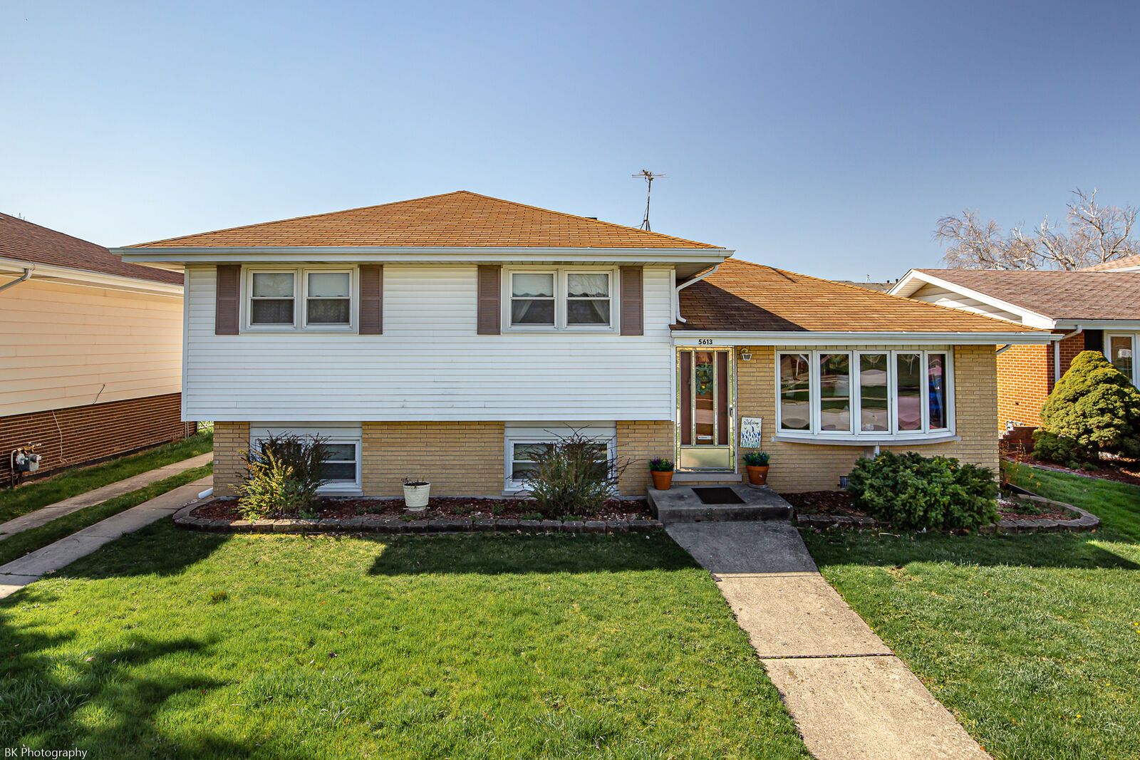 Property Photo:  5613 W 102nd Street  IL 60453 