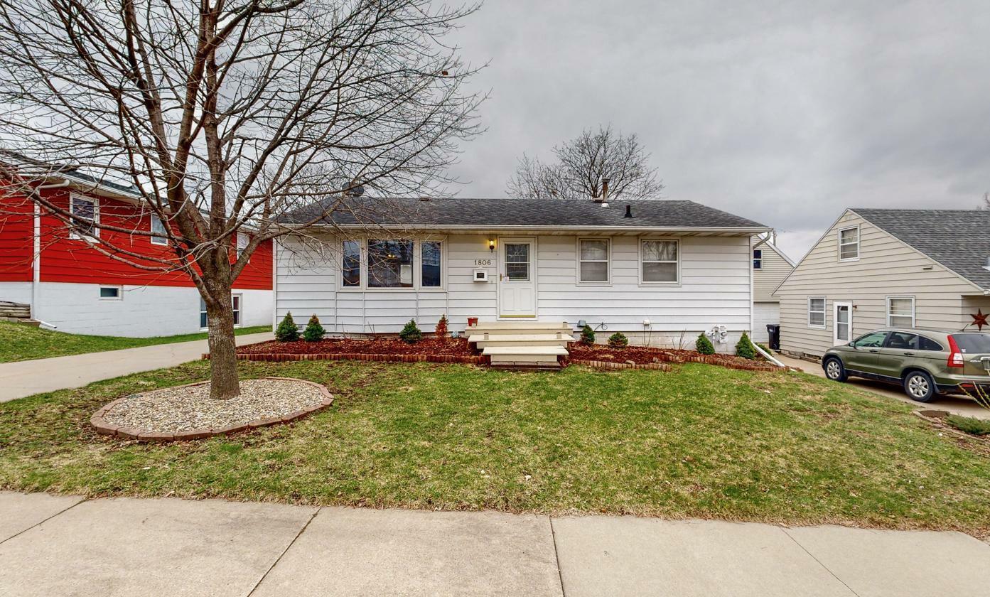 Property Photo: 1806 16 1/2 Street NW MN 55901