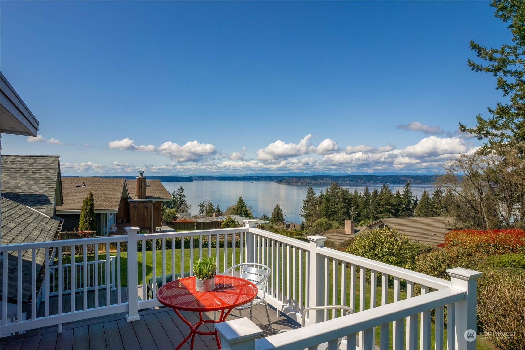 Property Photo: 1607 Lowama Lane NE WA 98422