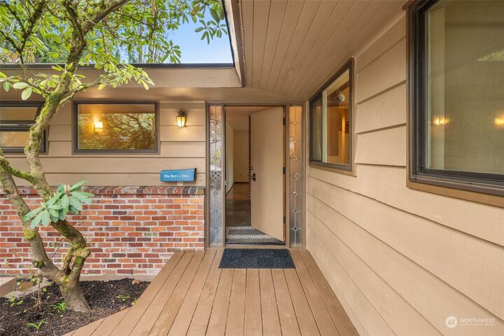 16201 3rd Avenue NE  Shoreline WA 98155 photo